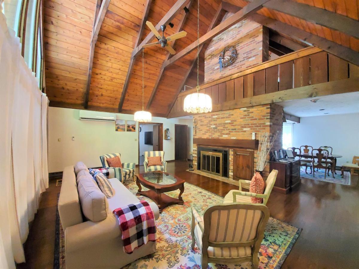 Walk To Pool & Beach - Spacious Gateway, Hot Tub, Game Room Pocono Country Place ภายนอก รูปภาพ