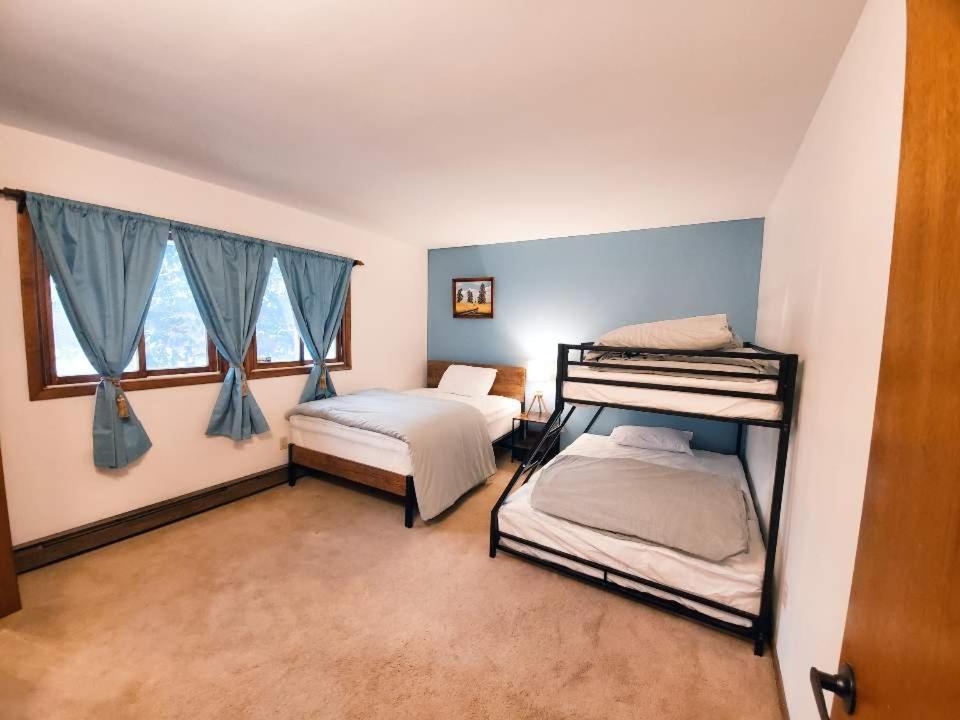 Walk To Pool & Beach - Spacious Gateway, Hot Tub, Game Room Pocono Country Place ภายนอก รูปภาพ