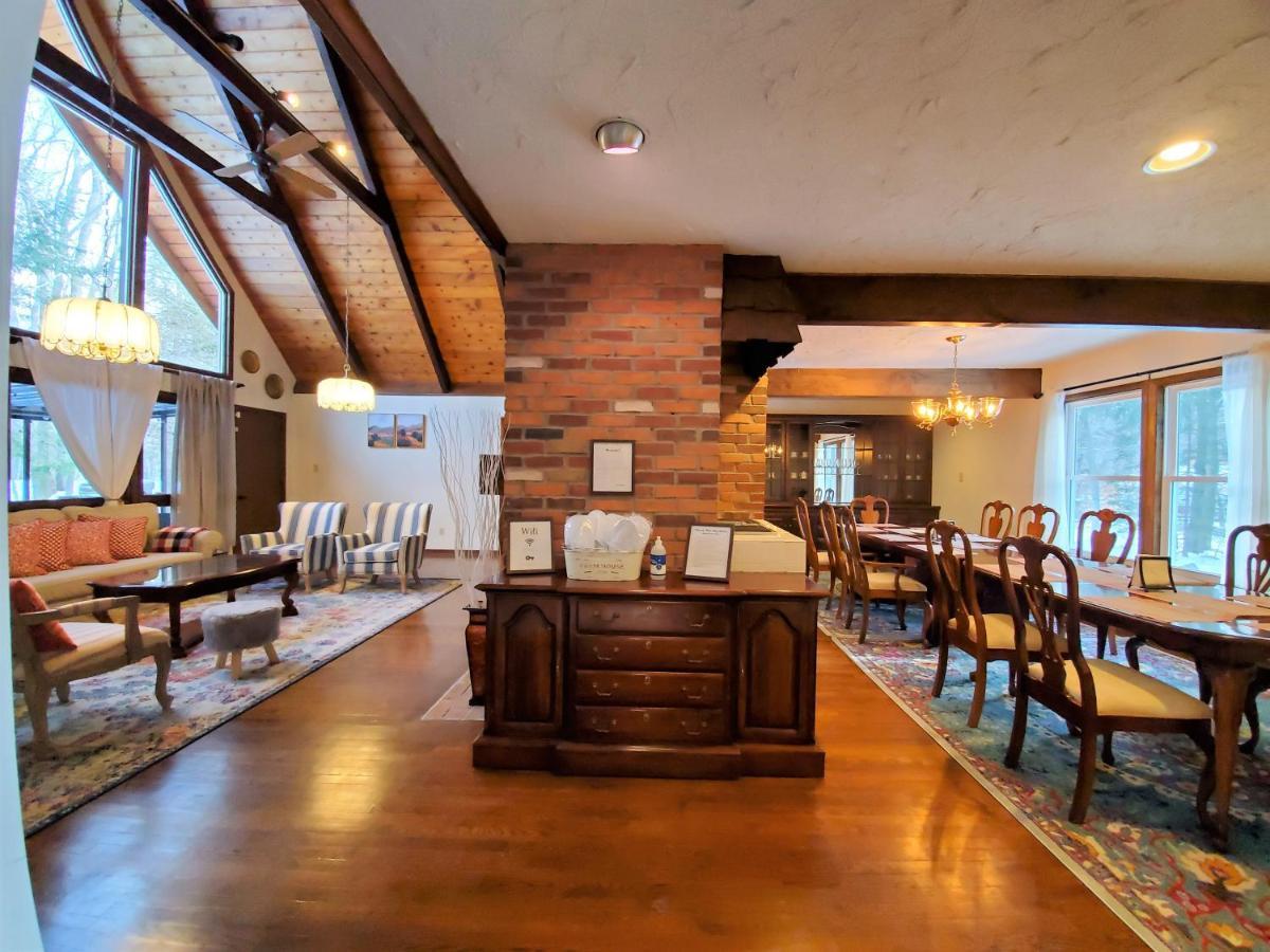 Walk To Pool & Beach - Spacious Gateway, Hot Tub, Game Room Pocono Country Place ภายนอก รูปภาพ